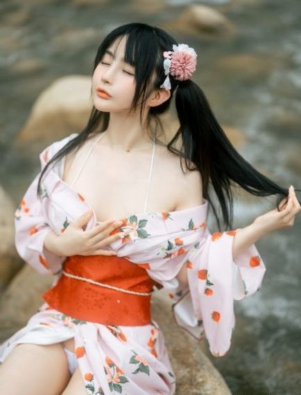 女大学生的秘密兼职工作_BD全集在线观看